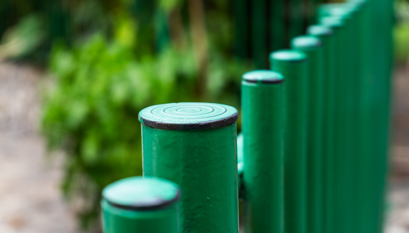 une_bordure_de_jardin_en_acier_verte